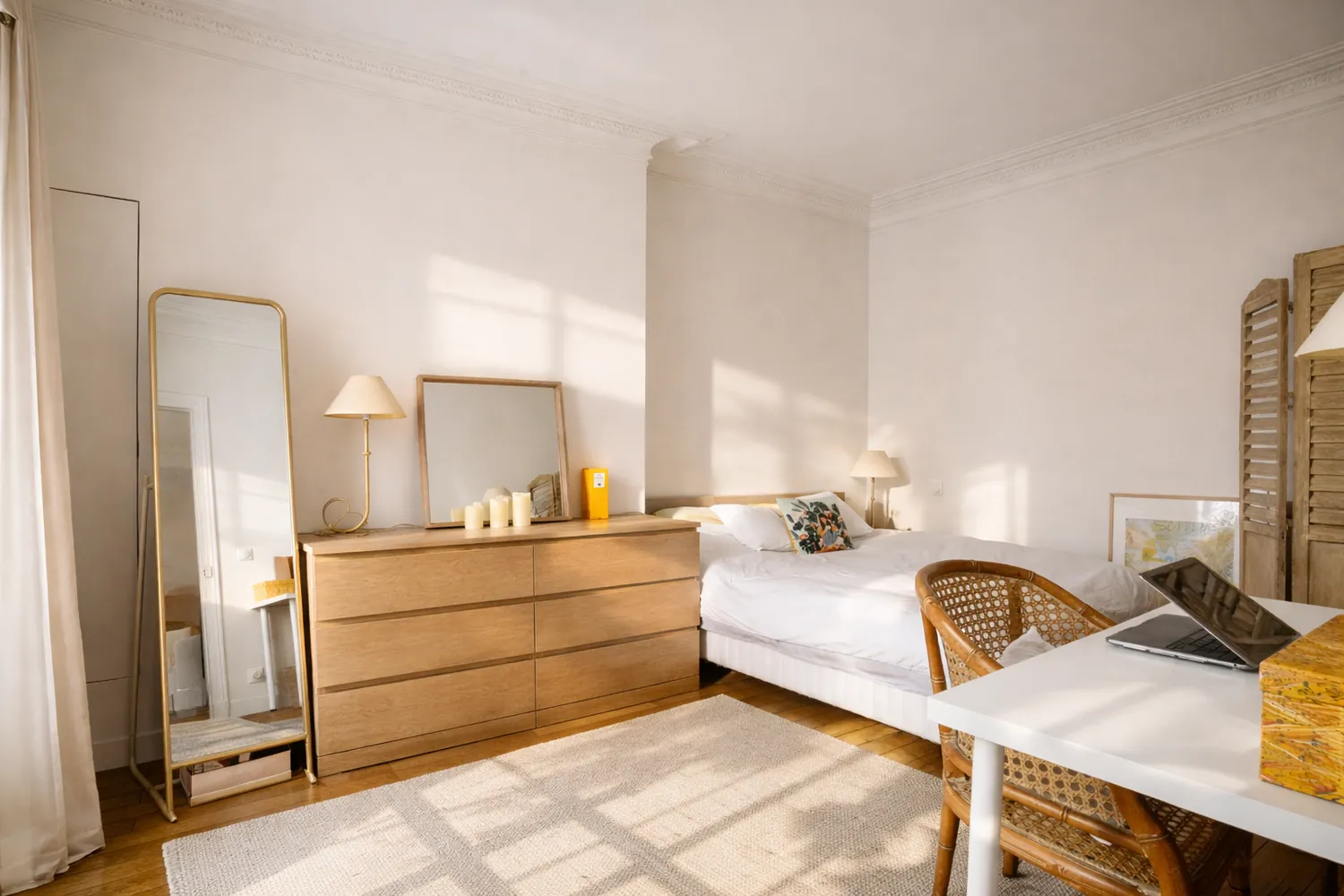La chambre après l’intervention de l’isolation des murs par l’intérieur